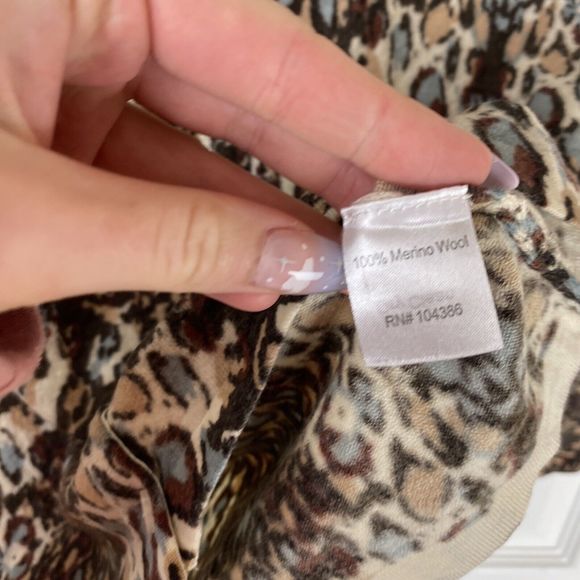 Garnet Hill S Sweater Cardigan Floral Abstract 100% Merino Wool 3/4 Sleeves - Picture 3 of 4